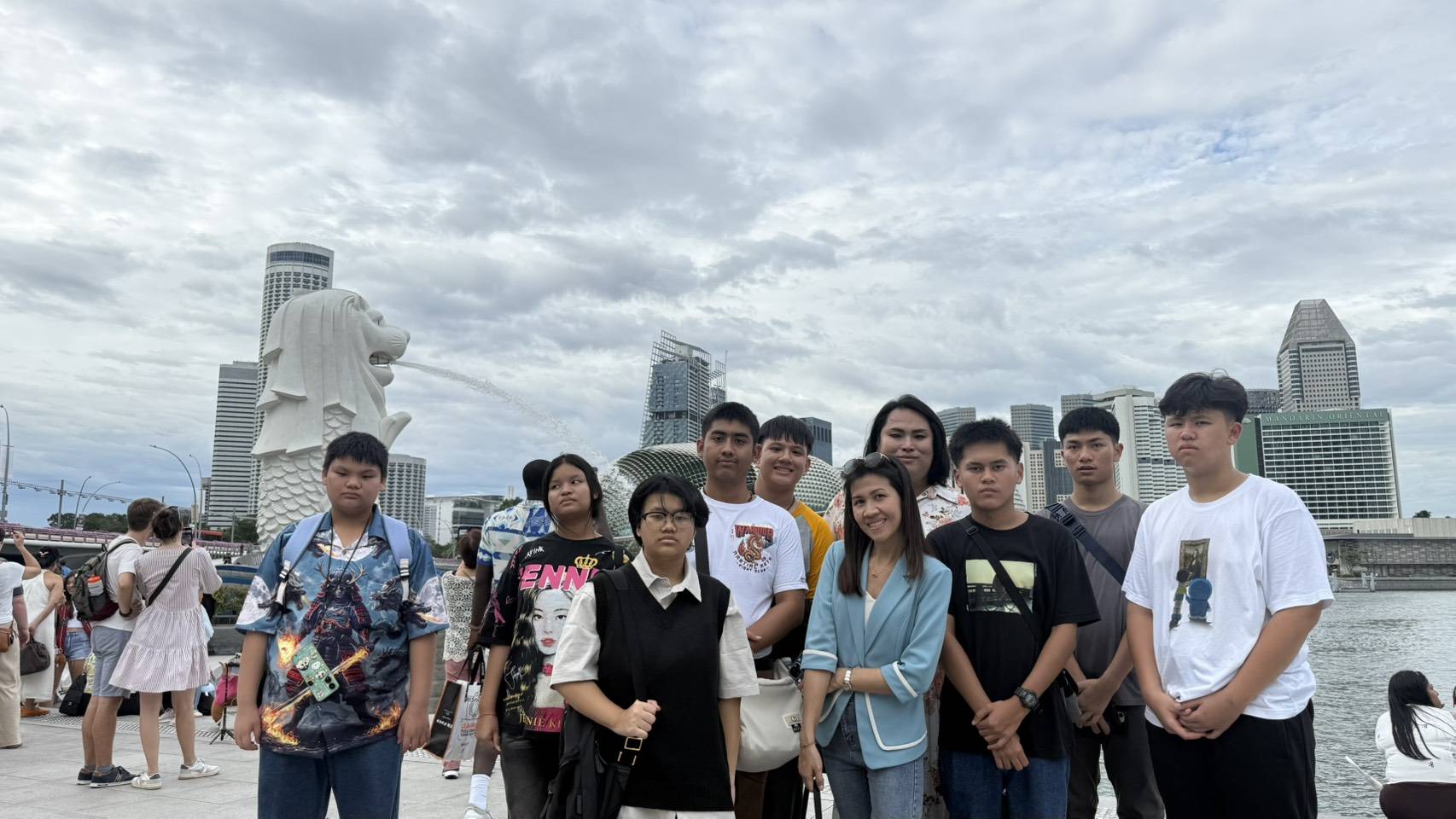 อาจารย์โน๊ตพาเยาวชนดูงาน ณ ประเทศสิงคโปร์